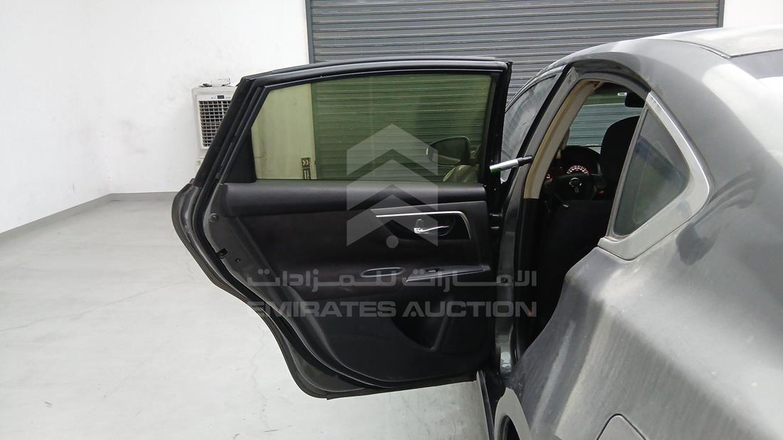 نيسان التيما 2013 — الباب الخلفي الأيسر — صورة 22