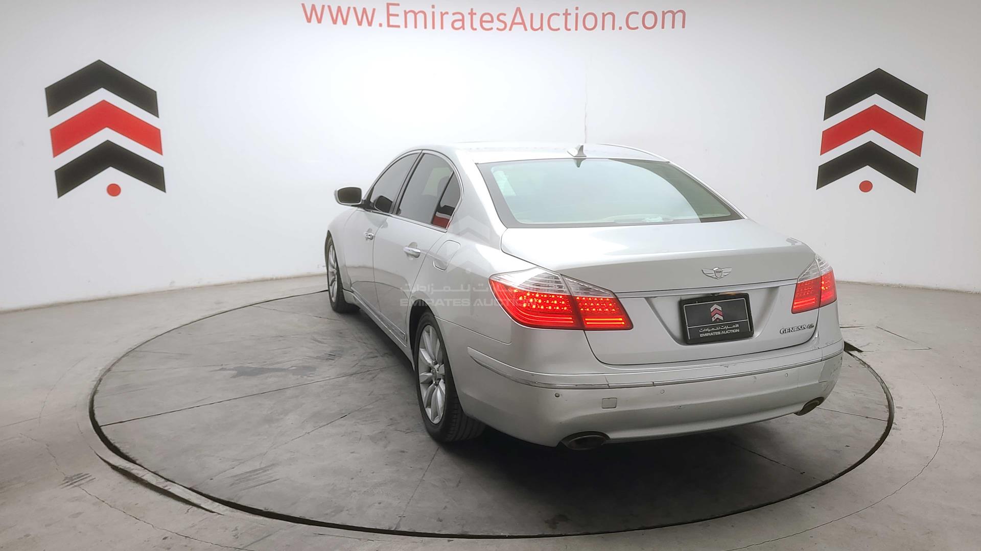 2011 HYUNDAI GENESIS VIN: KMHGC4DF3BU124072