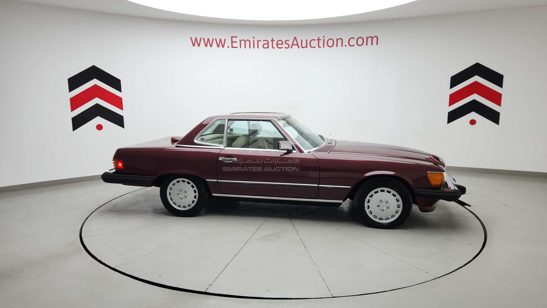 1987 MERCEDES SL 560 VIN: WDBBA48DXHA062949