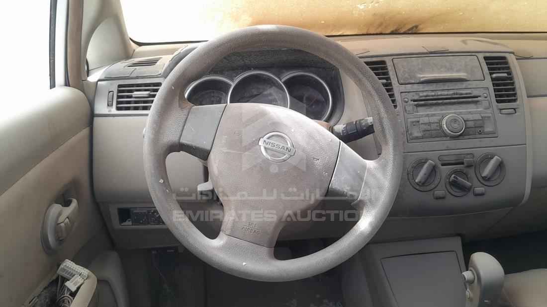 2013 Nissan Tiida — Steering & Mounted Controls — Photo 13