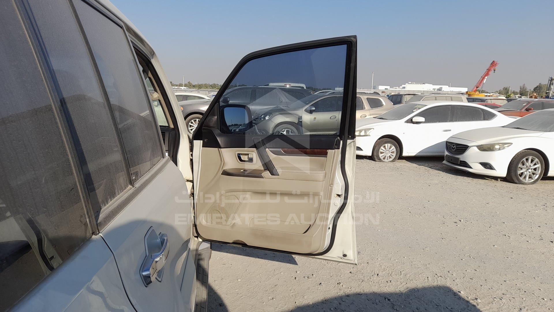 2013 MITSUBISHI PAJERO VIN: JMYLRV95WDJ702310