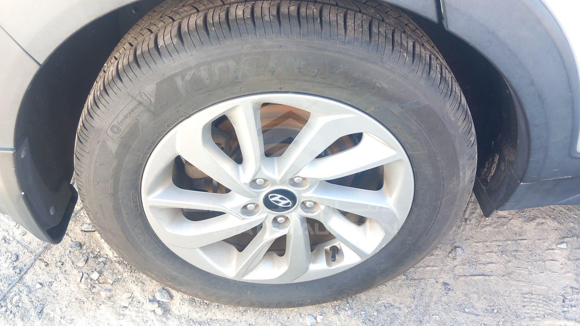 2016 HYUNDAI TUCSON VIN: TMAJ28137GJ061926