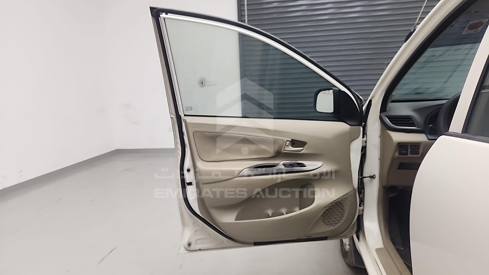 2015 TOYOTA AVANZA VIN: MHKMC13F0FK018371