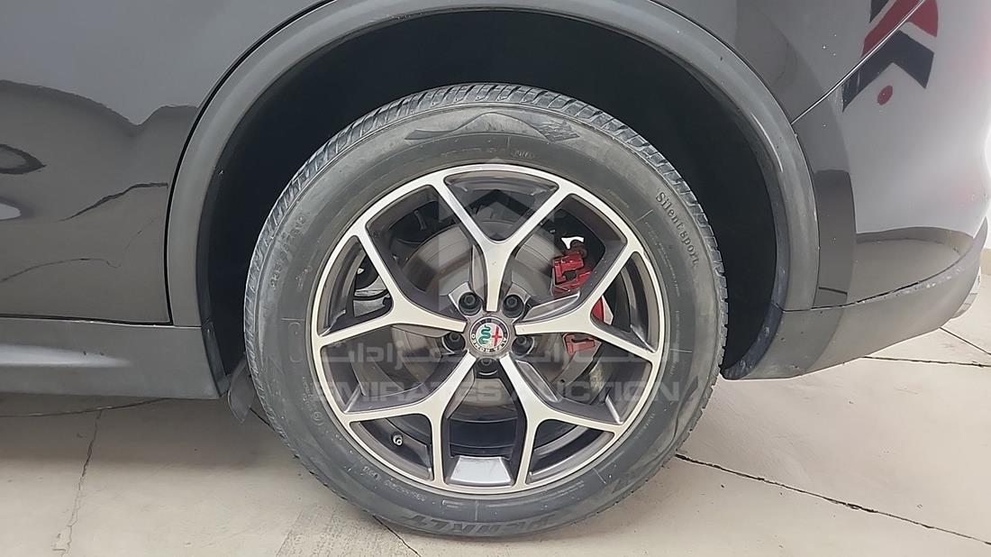 2019 Alfa Romeo Stelvio — Rear Left Tyre — Photo 37