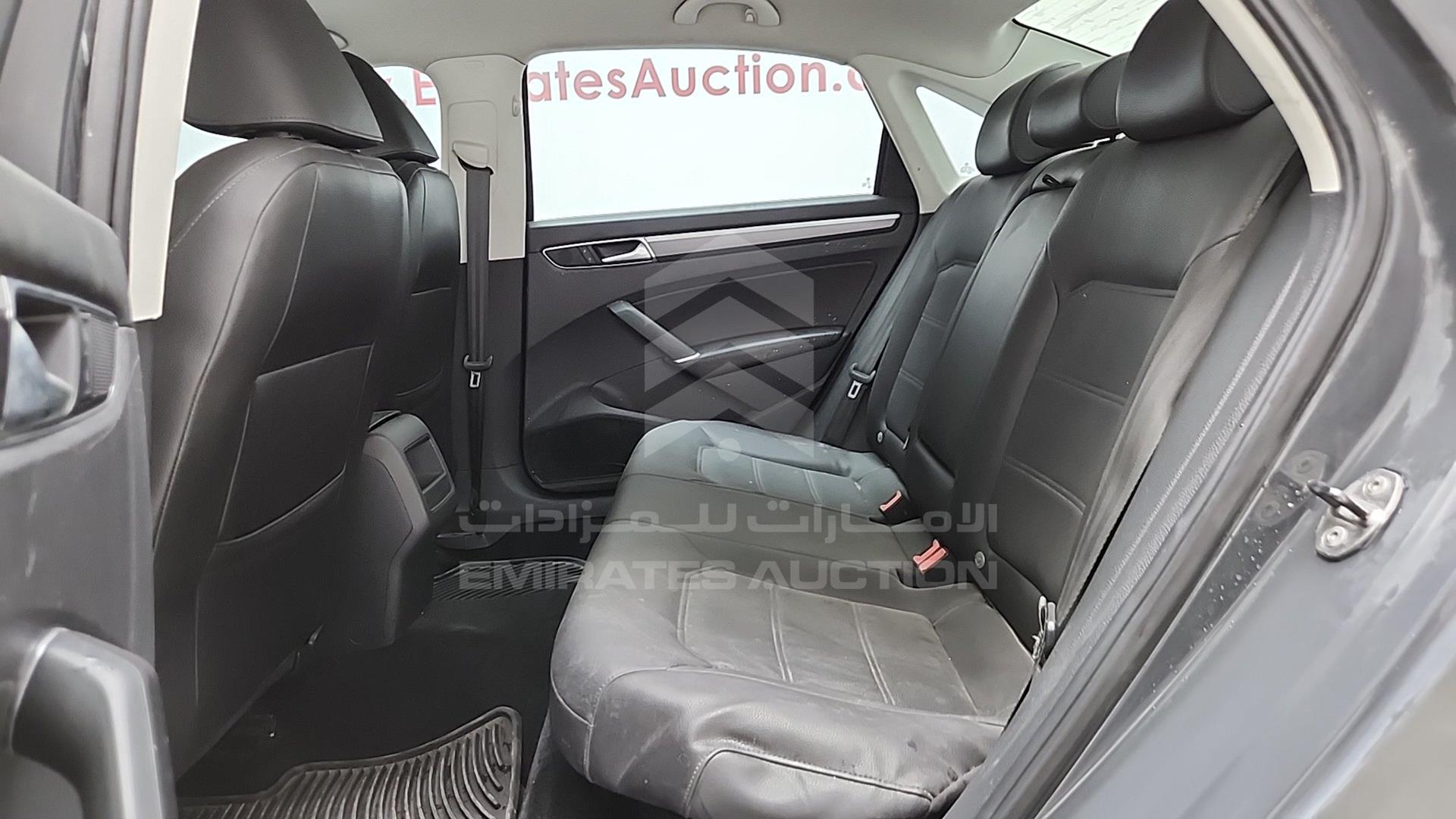 2017 VOLKSWAGEN PASSAT VIN: 1VWDT7A38HC025469