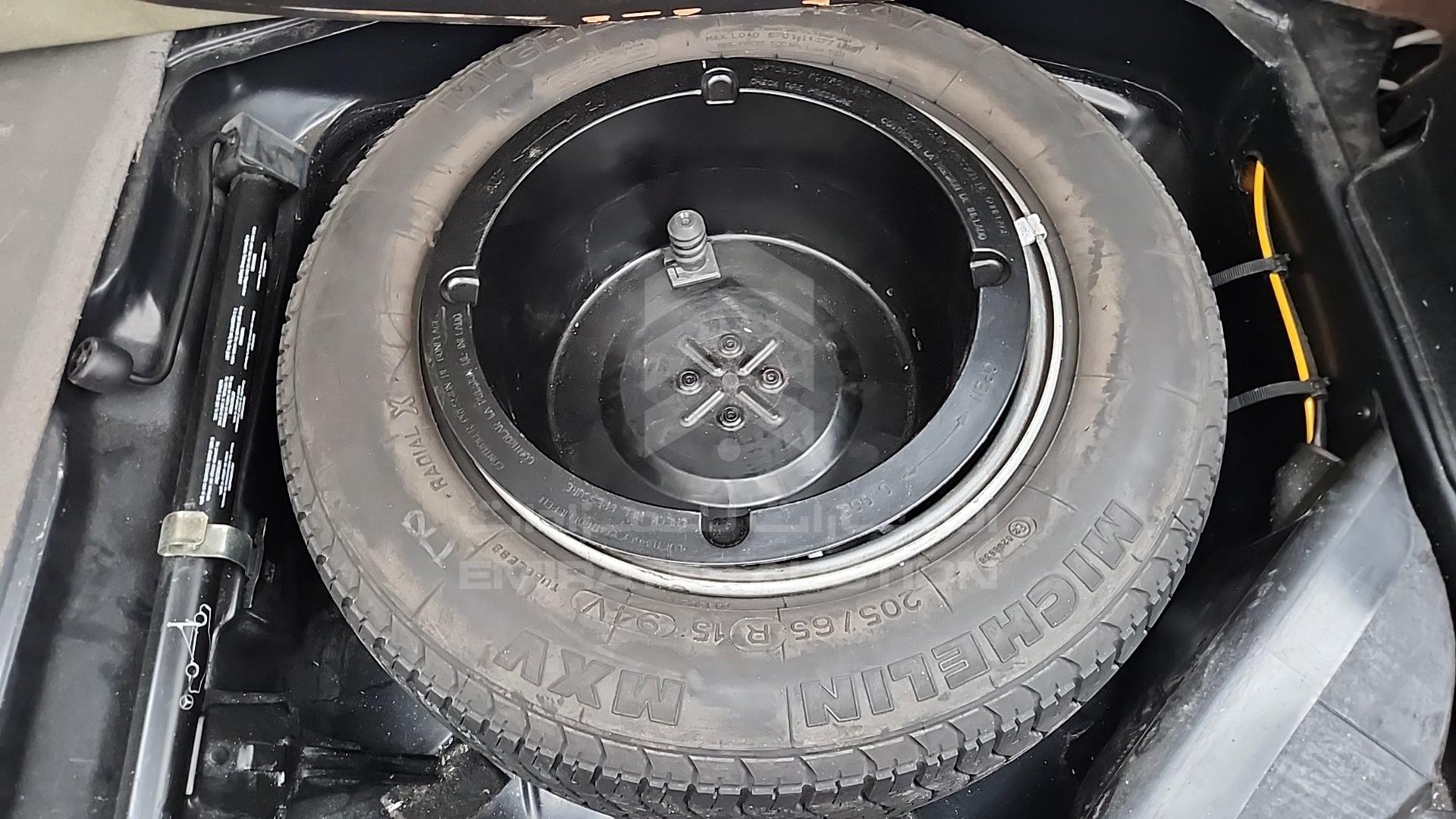 1991 MERCEDES SEL 560 VIN: WDBCA39E4MA600786