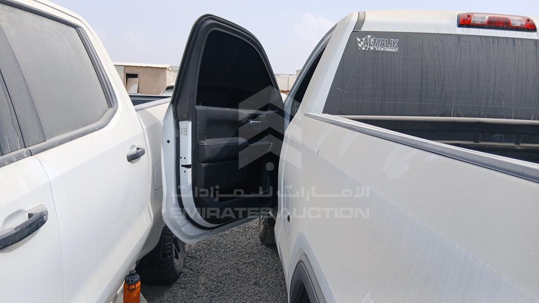 جي ام سي سيررا 2022 — الباب الخلفي الأيمن — صورة 22