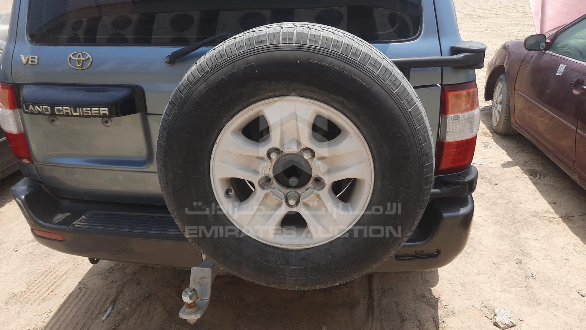 2005 TOYOTA LAND CRUISER VIN: JTEHT05J852069778