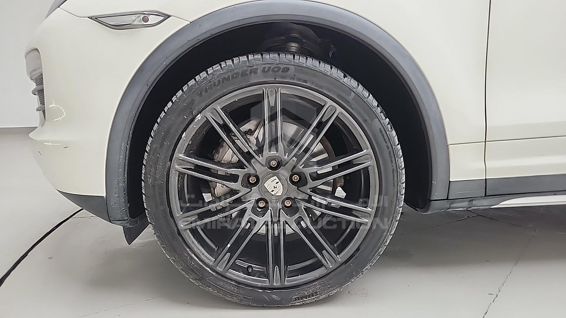 2011 PORSCHE CAYENNE VIN: WP1ZZZ92ZBLA41361