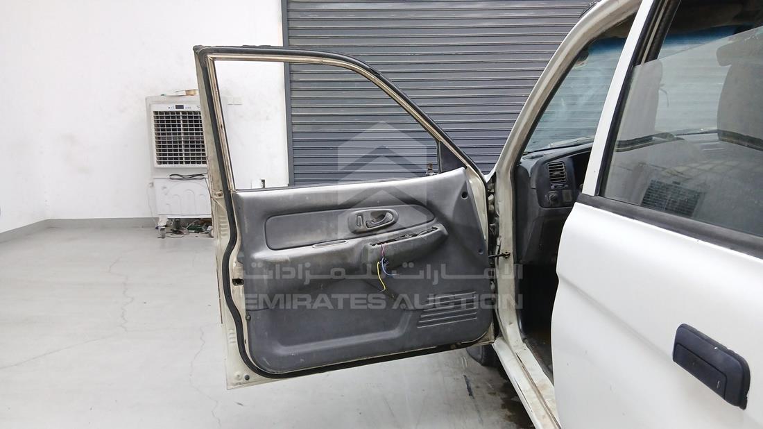 2003 Mitsubishi L 200 — Front Left Door — Photo 12