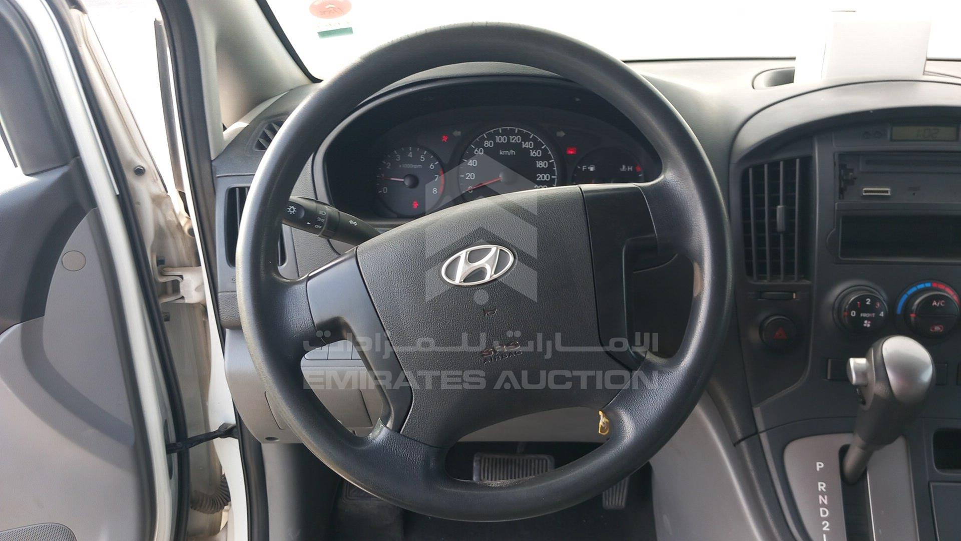 2016 HYUNDAI H1 VIN: KMJWA37RXGU725731