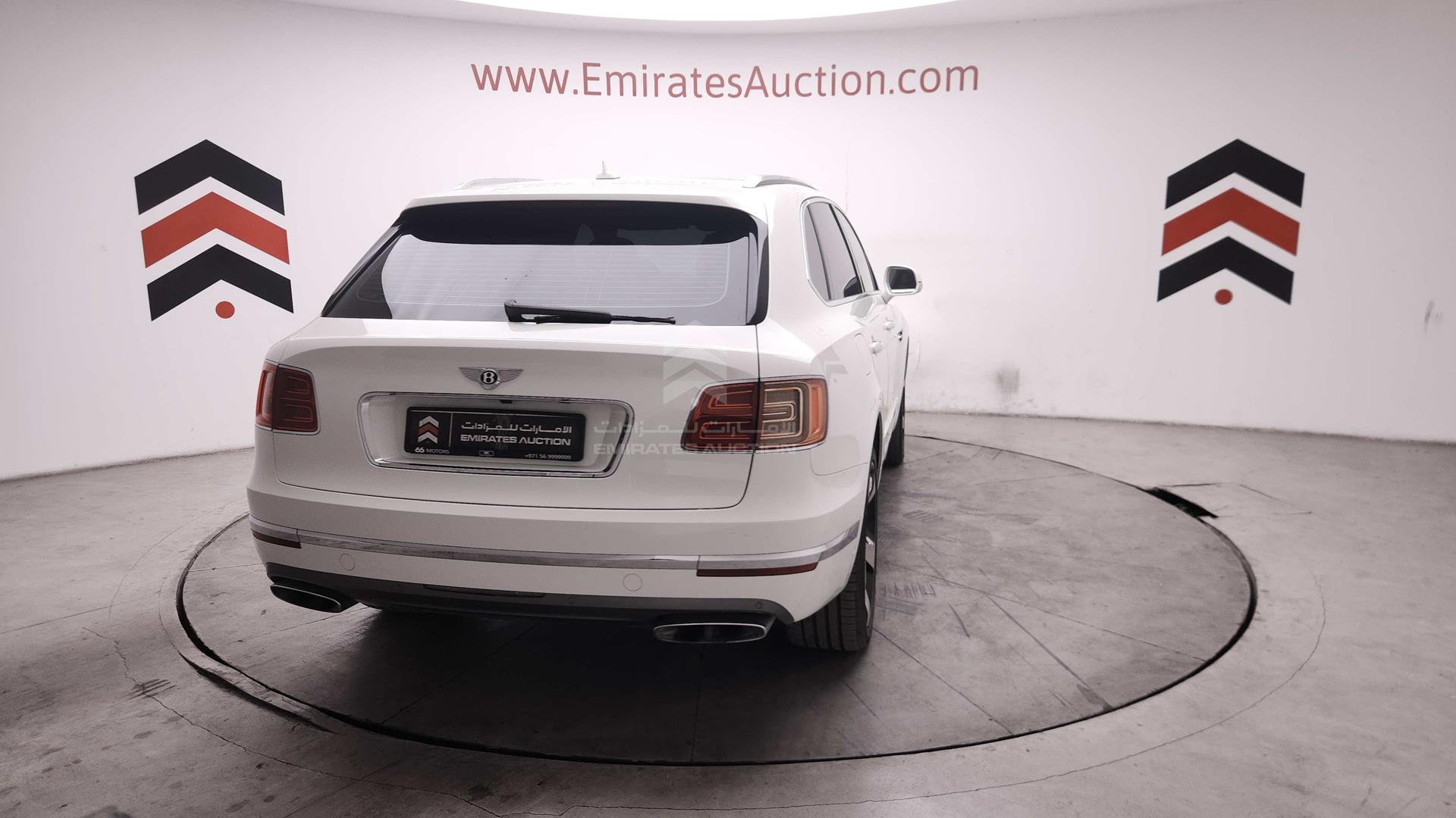 2017 BENTLEY BENTAYGA VIN: SJAAB1ZV8HC015778
