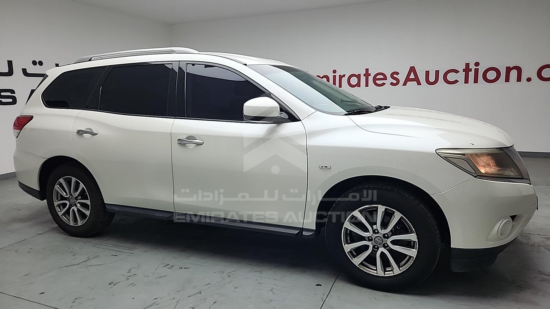 2016 NISSAN PATHFINDER VIN: 5N1AR2M53GC609082