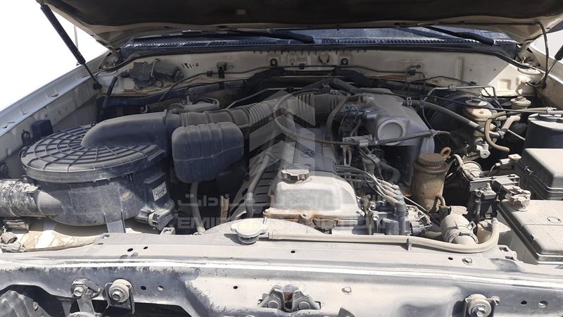 VIN: JTGHJ01J473010873 Auction: EmiratesAuction Lot: 342856 JTGHJ01J473010873 Toyota Land Cruiser 2007 WHITE Photo 26