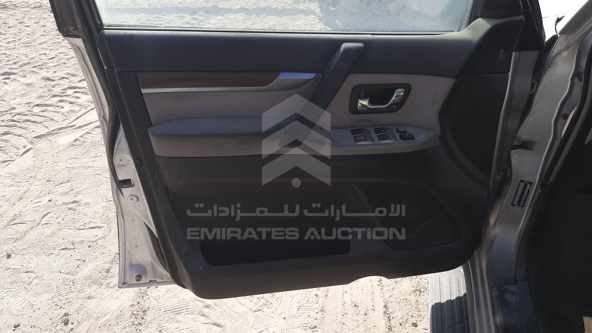 JMYLRV93W9J704746 - 2009 Mitsubishi Pajero - #459697