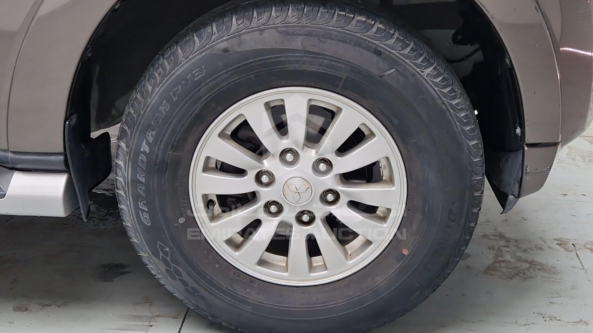 2015 MITSUBISHI PAJERO VIN: JMYLYV95WFJ711967