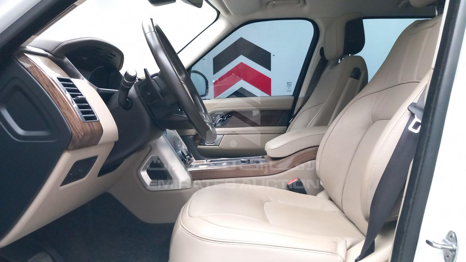 2018 RANGE ROVER HSE VIN: SALGA2BVXJA395227