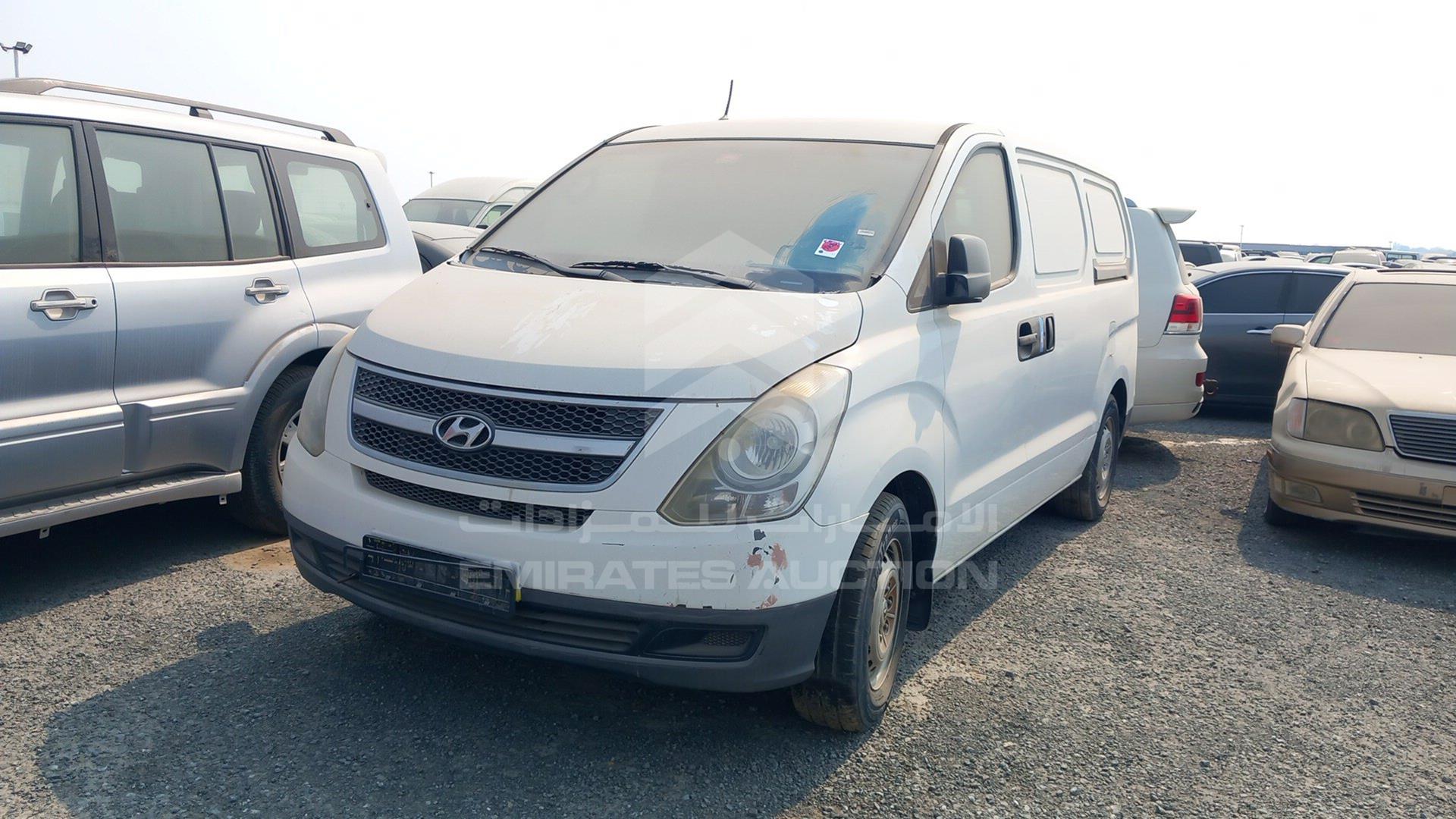 2013 HYUNDAI H1 VIN: KMHWG81R6DU548337