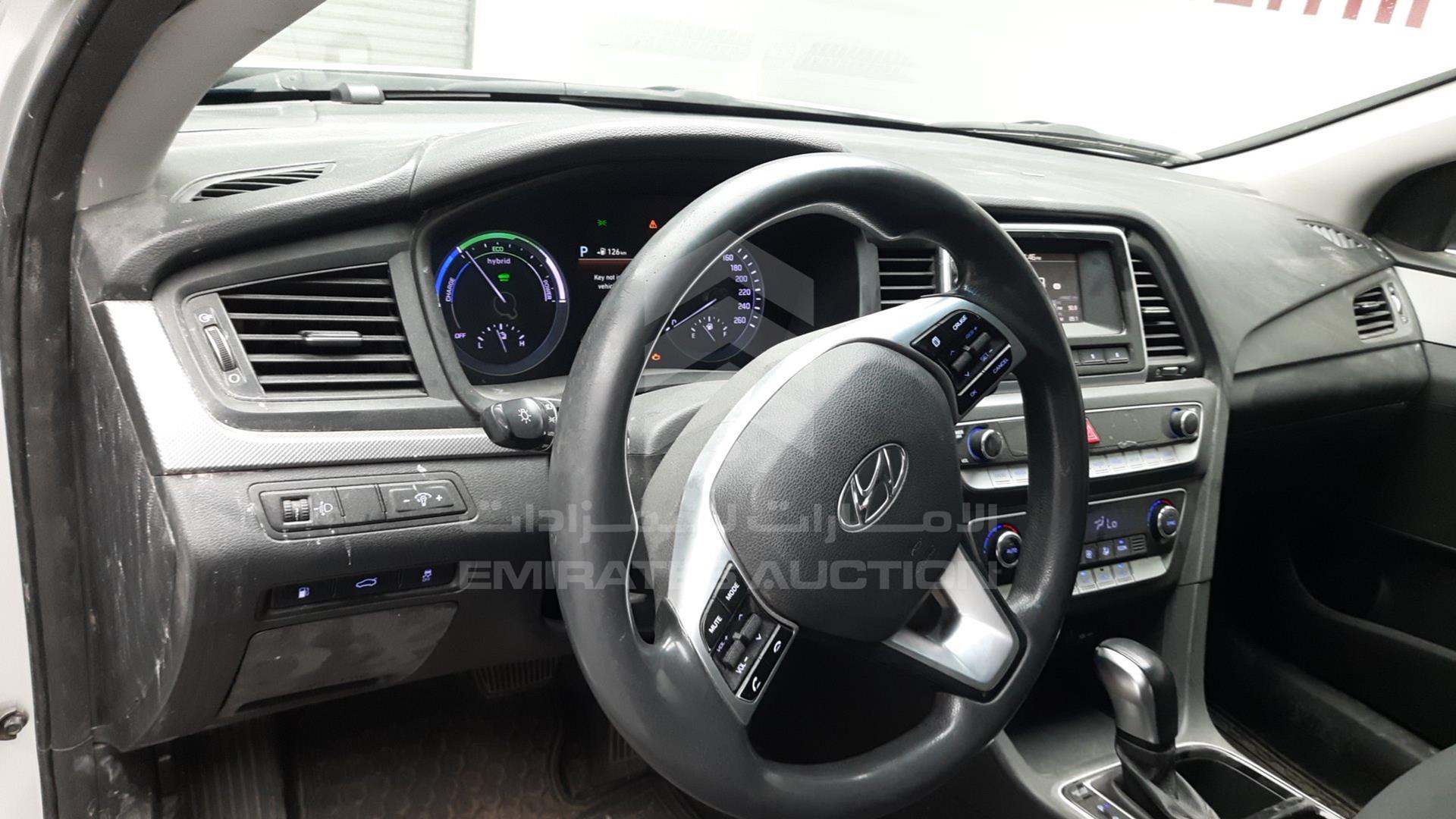 2019 HYUNDAI SONATA VIN: KMHE24130KA093014