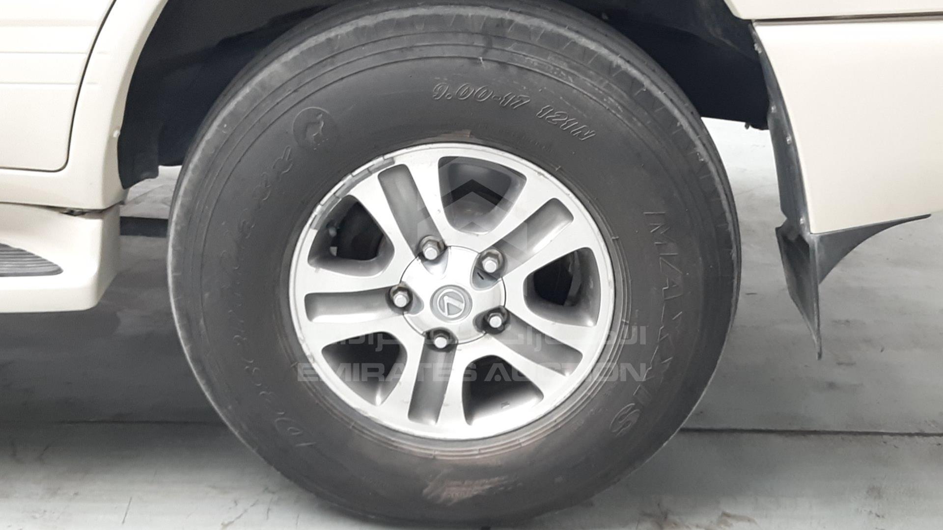 2004 LEXUS LX 470 VIN: JTJHT00W543537432