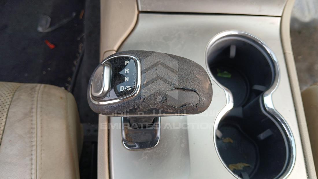 2014 Jeep Grand Cherokee — Gear View — Photo 21