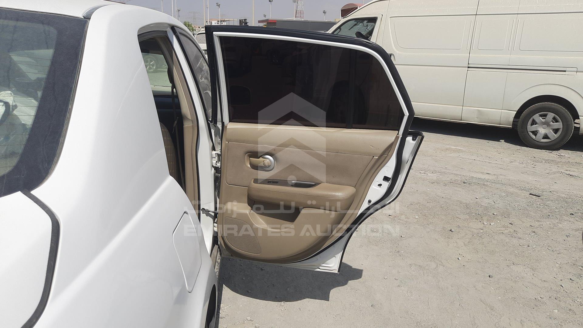2011 NISSAN TIIDA VIN: 3N1BC1A68BL356889