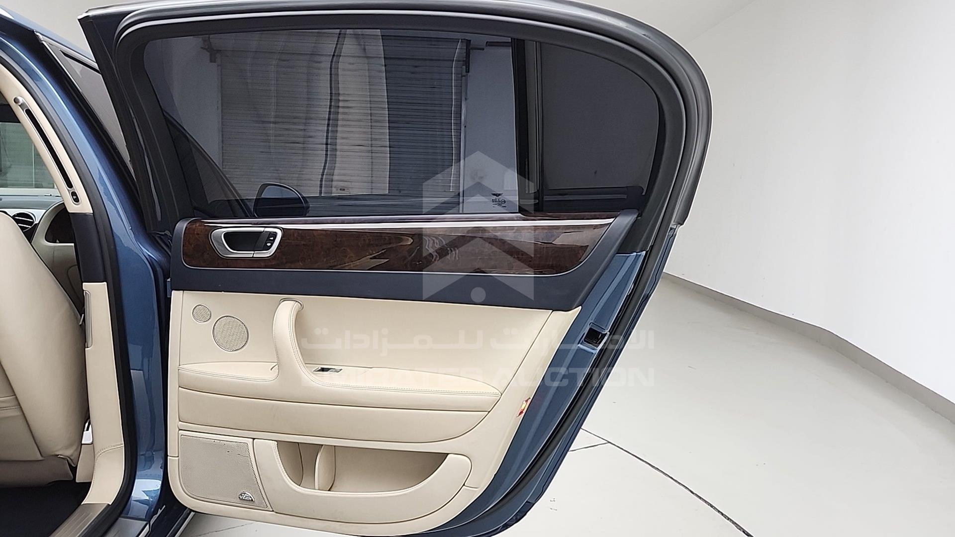 2012 BENTLEY FLYING SPUR VIN: SCBBE53W1CC072662