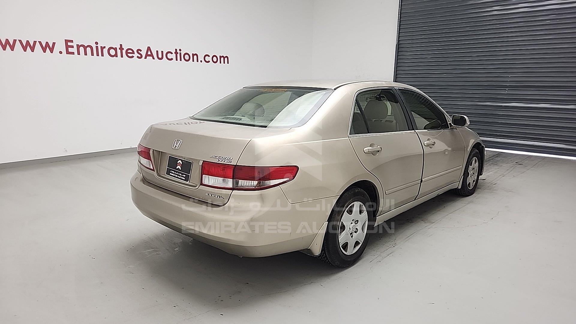 2005 HONDA ACCORD VIN: JHMCM56505C404356
