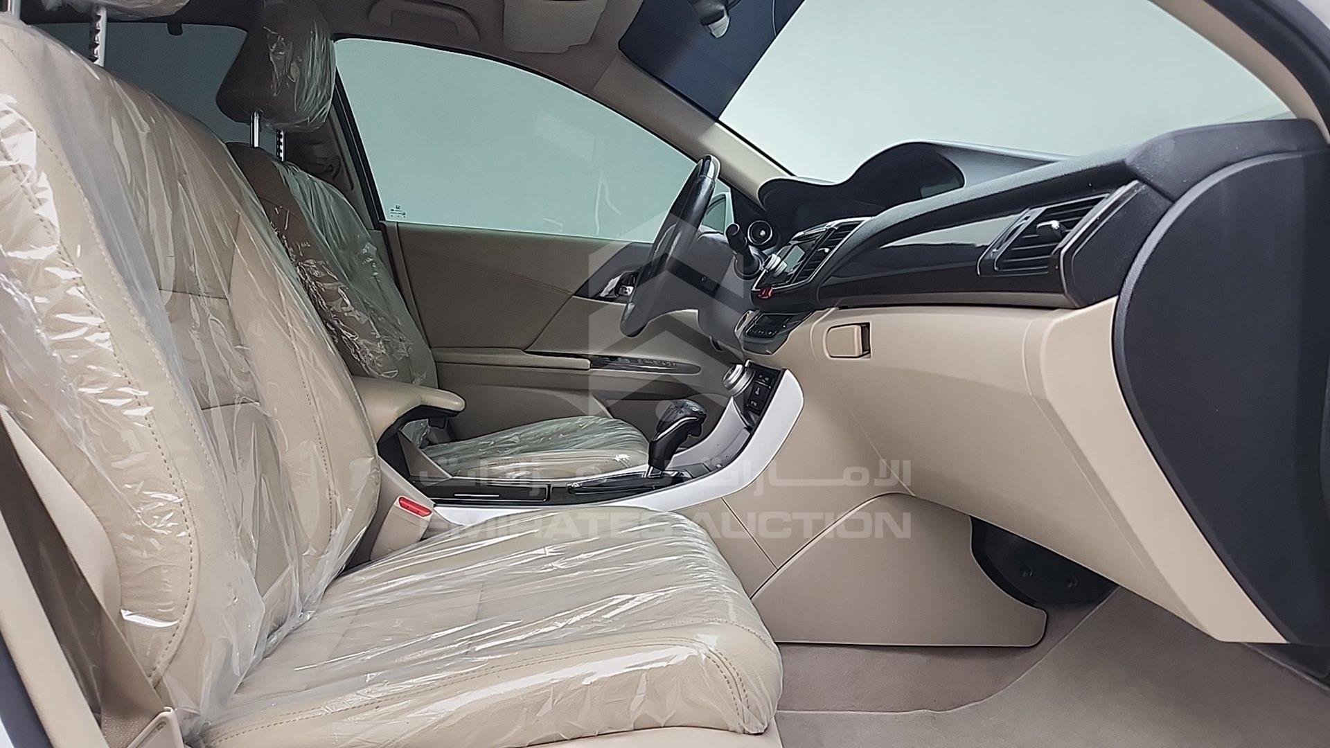 2016 HONDA ACCORD VIN: LUCCR3668G3400375