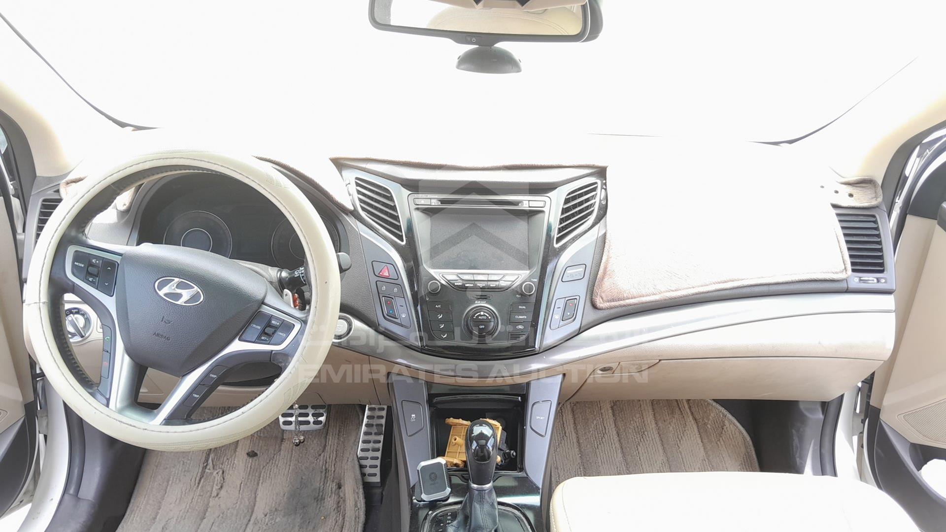 2014 HYUNDAI I40 VIN: KMHLC81C3EU063018