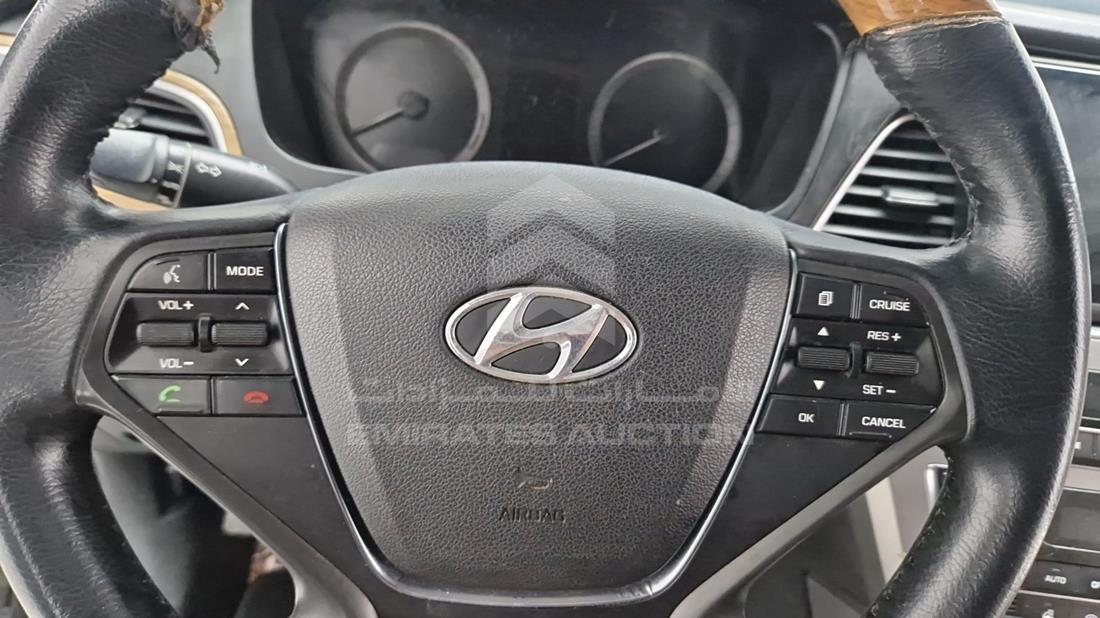 هيونداي سوناتا 2015 — التحكمات في عجلة القيادة — صورة 18