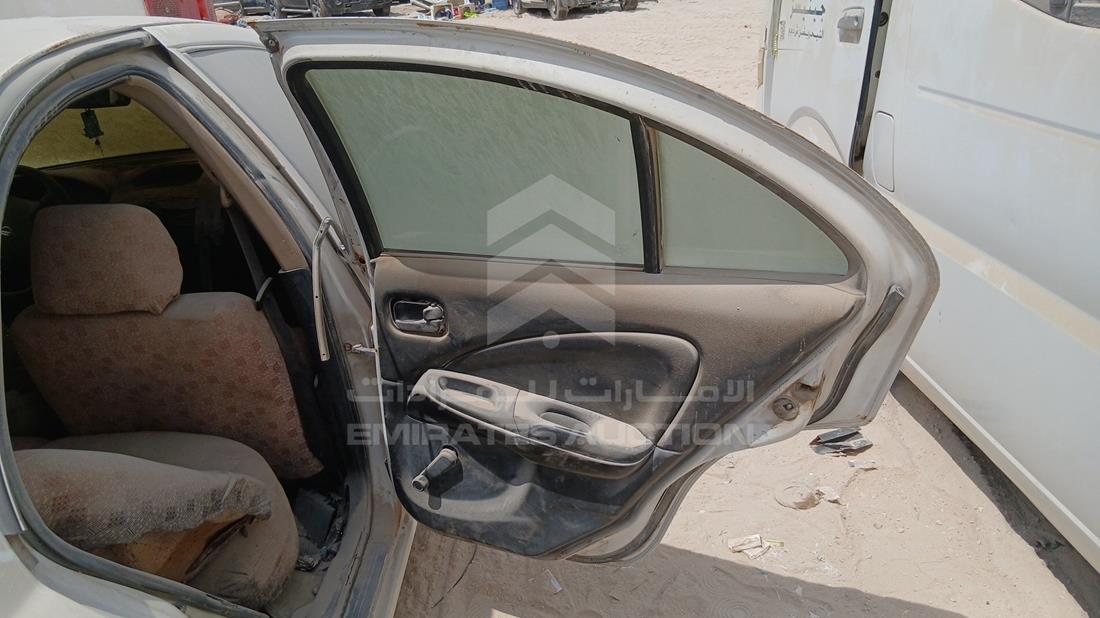 نيسان صني 2006 — الباب الخلفي الأيمن — صورة 20