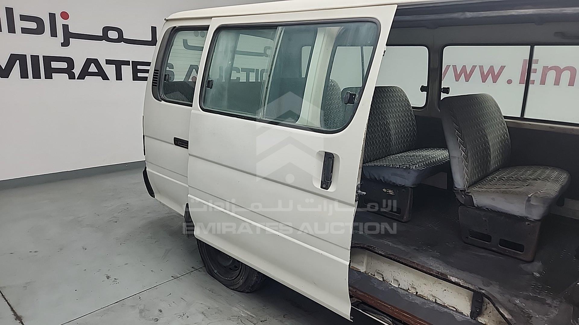 2003 TOYOTA HIACE VIN: JTCFR119337011416