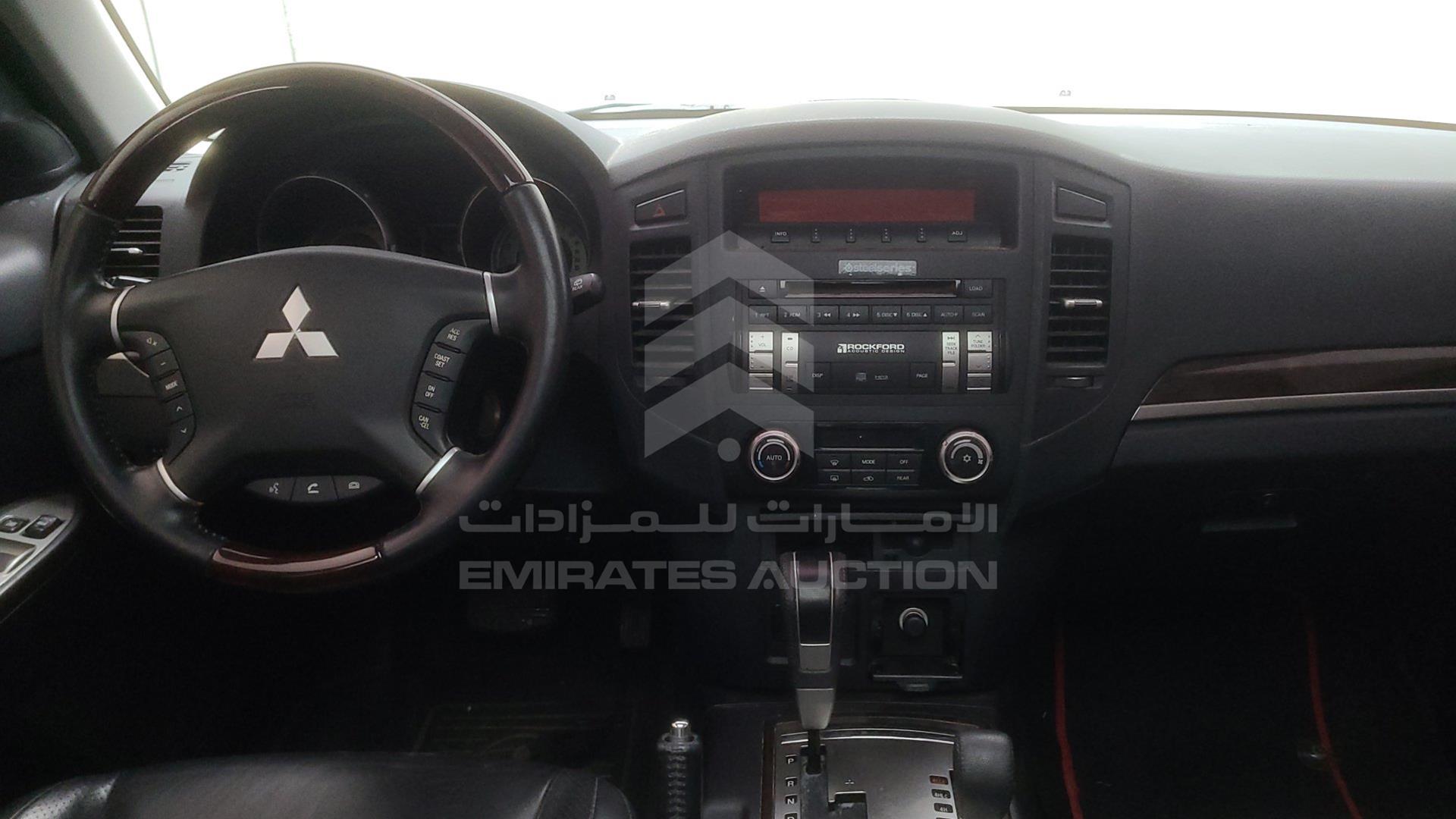 2011 MITSUBISHI PAJERO VIN: JMYLRV95WBJ704959
