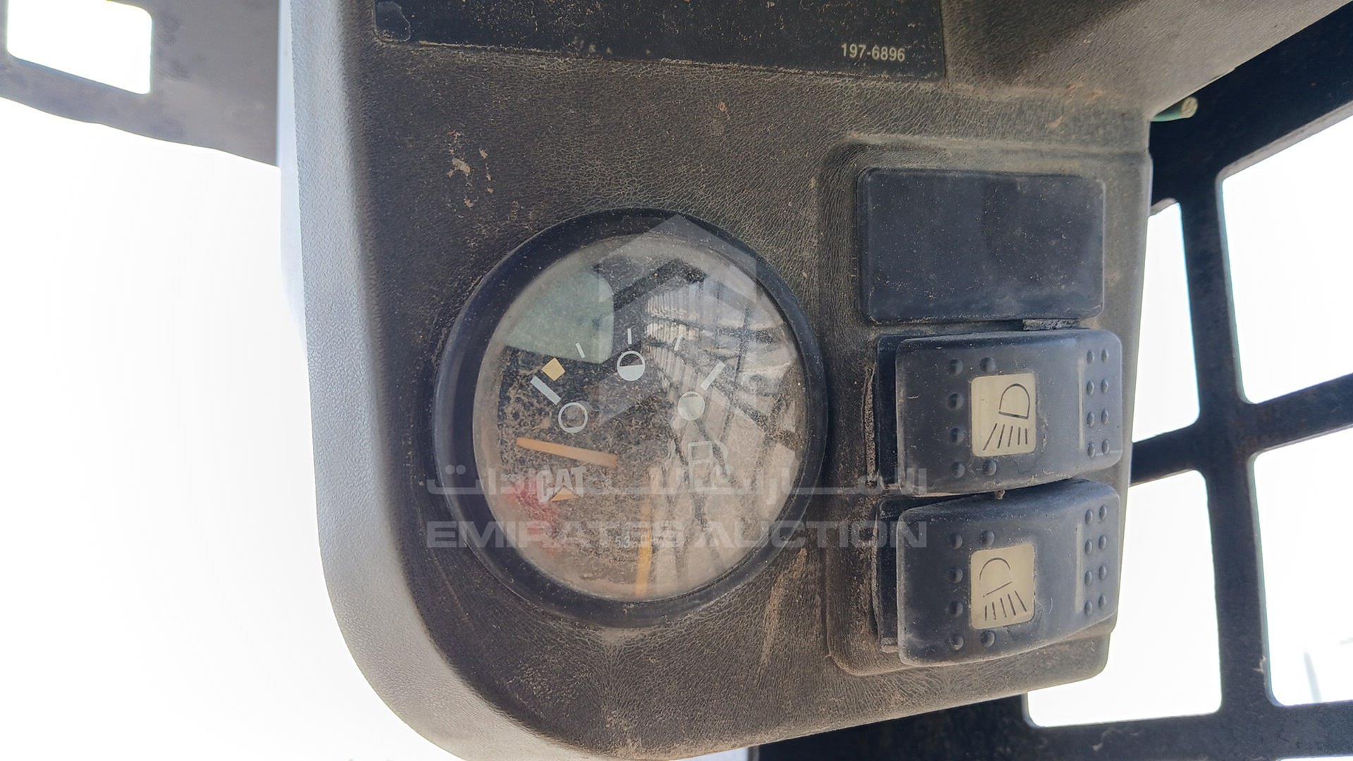 2008 CATERPILLAR --- VIN: CAT00226BMJH10843