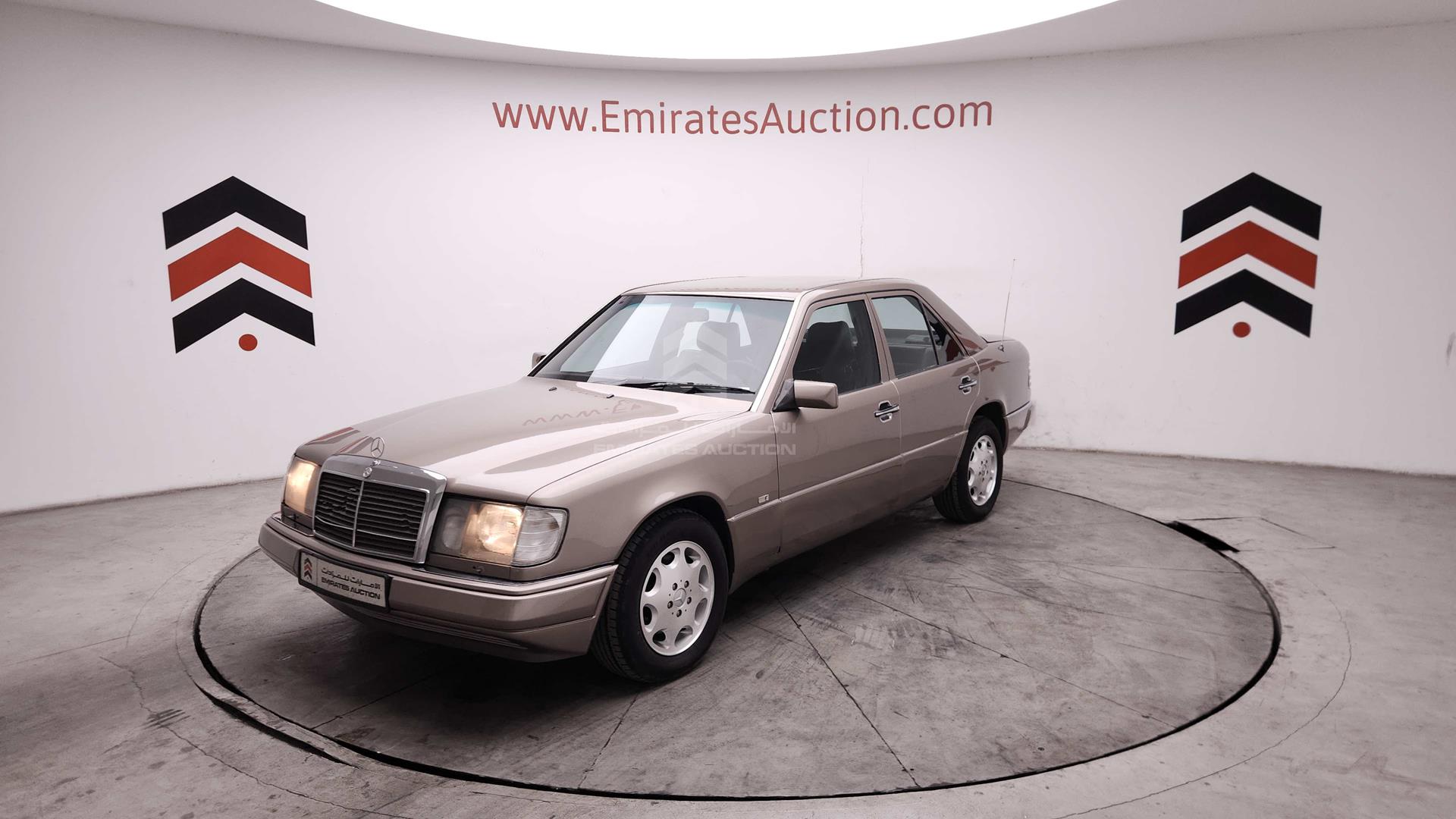 1993 MERCEDES E320 VIN: WDB1240321B880273