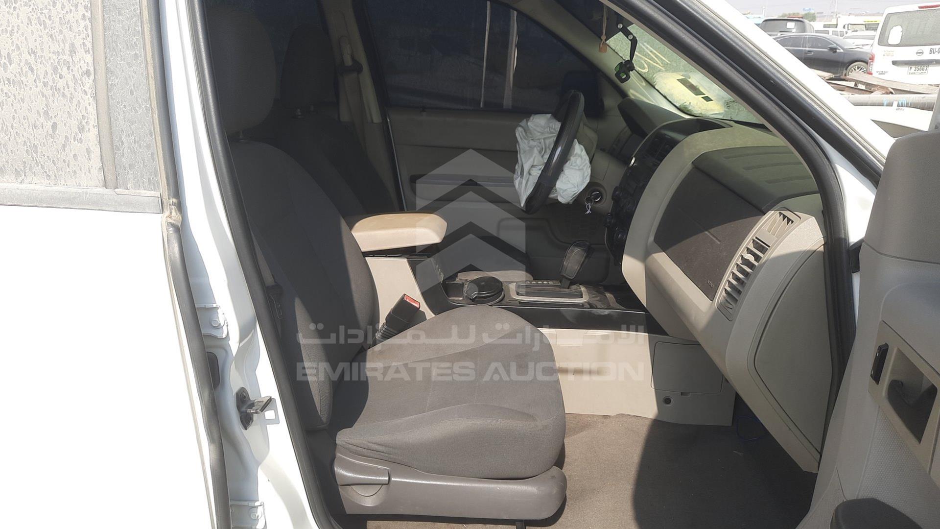 2008 FORD ESCAPE VIN: 1FMCU92188KE43018