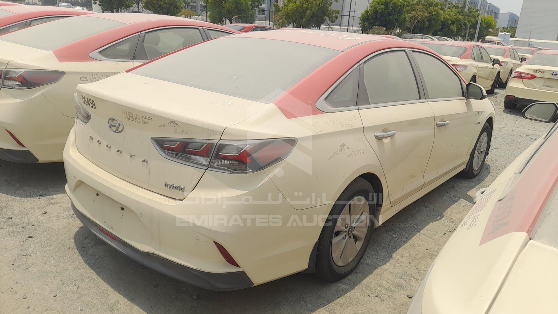 2018 HYUNDAI SONATA VIN: KMHE24139JA082043