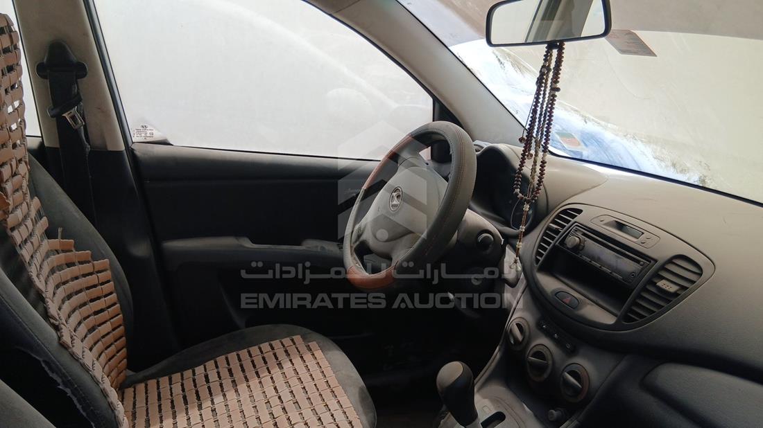 2012 Hyundai I10 — Front Right Passenger Seat View — Photo 20