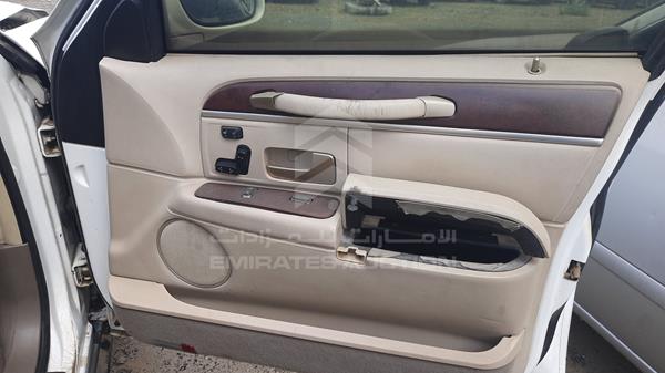 Lincoln Town Car 2005 1LNHM82W25Y663727 Image 16