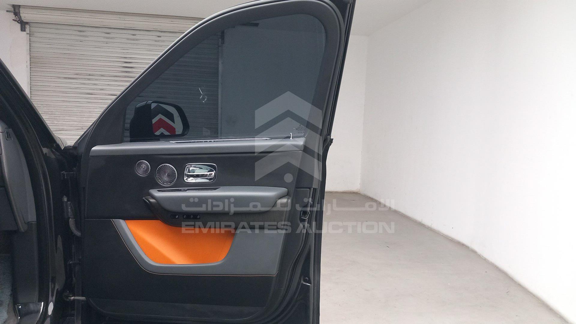 2019 ROLLS-ROYCE CULLINAN VIN: SCA689X06KU109627