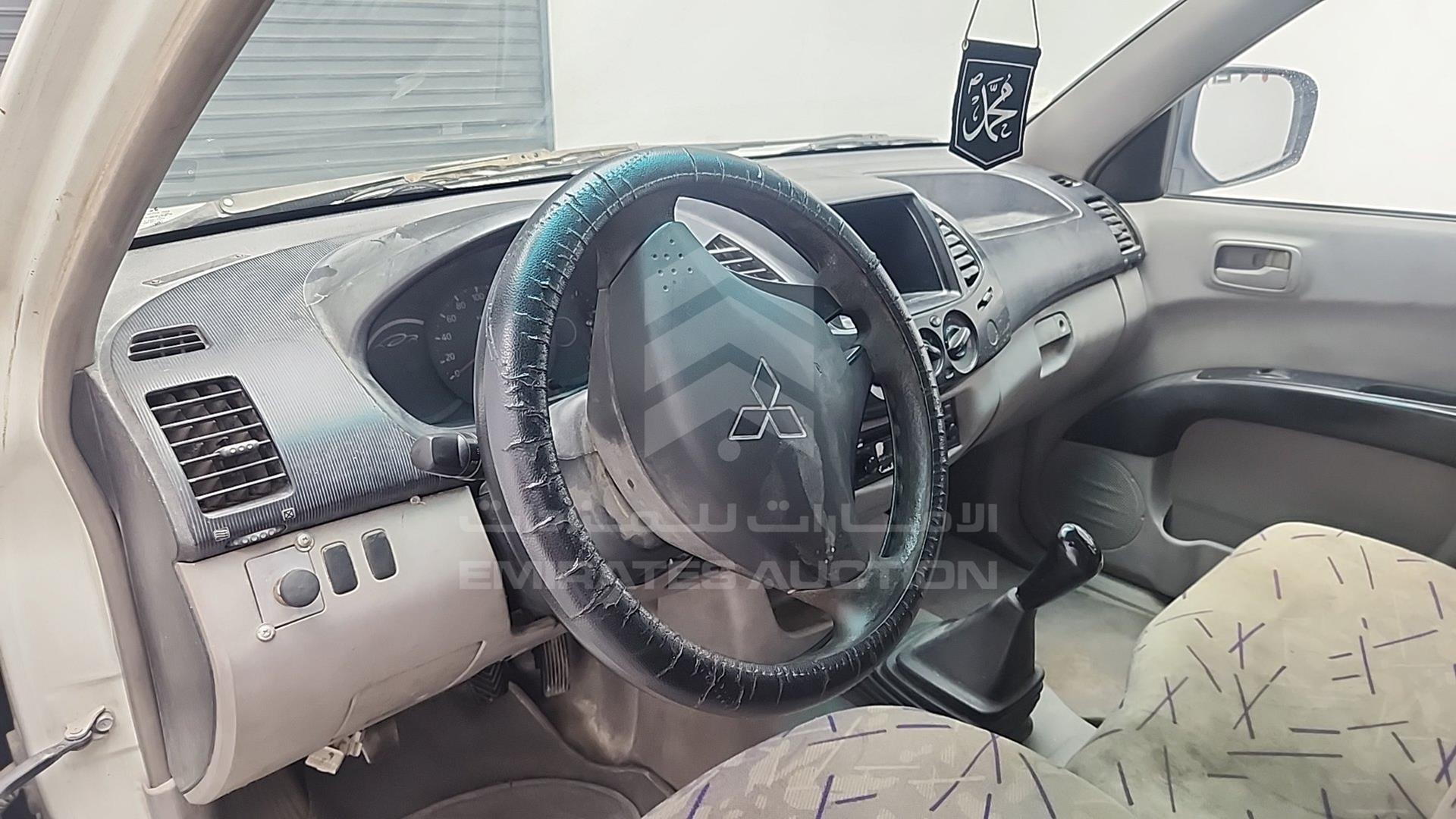 2011 MITSUBISHI L 200 VIN: MMBJNKA50BD020626