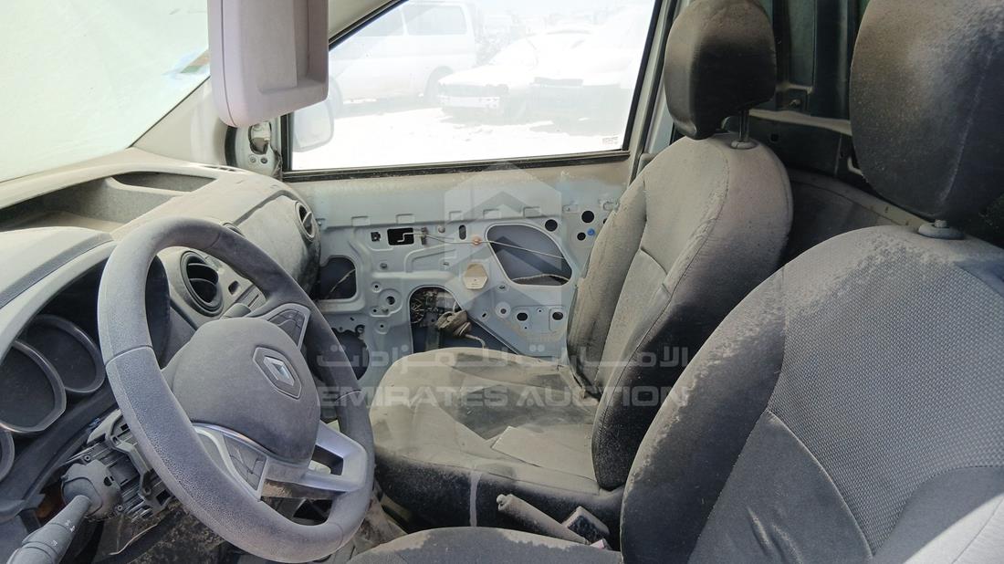 2020 Renault Dokker — Front Left Driver Seat View — Photo 11