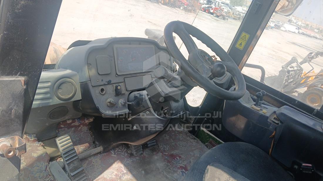 2013 Caterpillar 950H — Front Left Driver Dashboard View — Photo 13