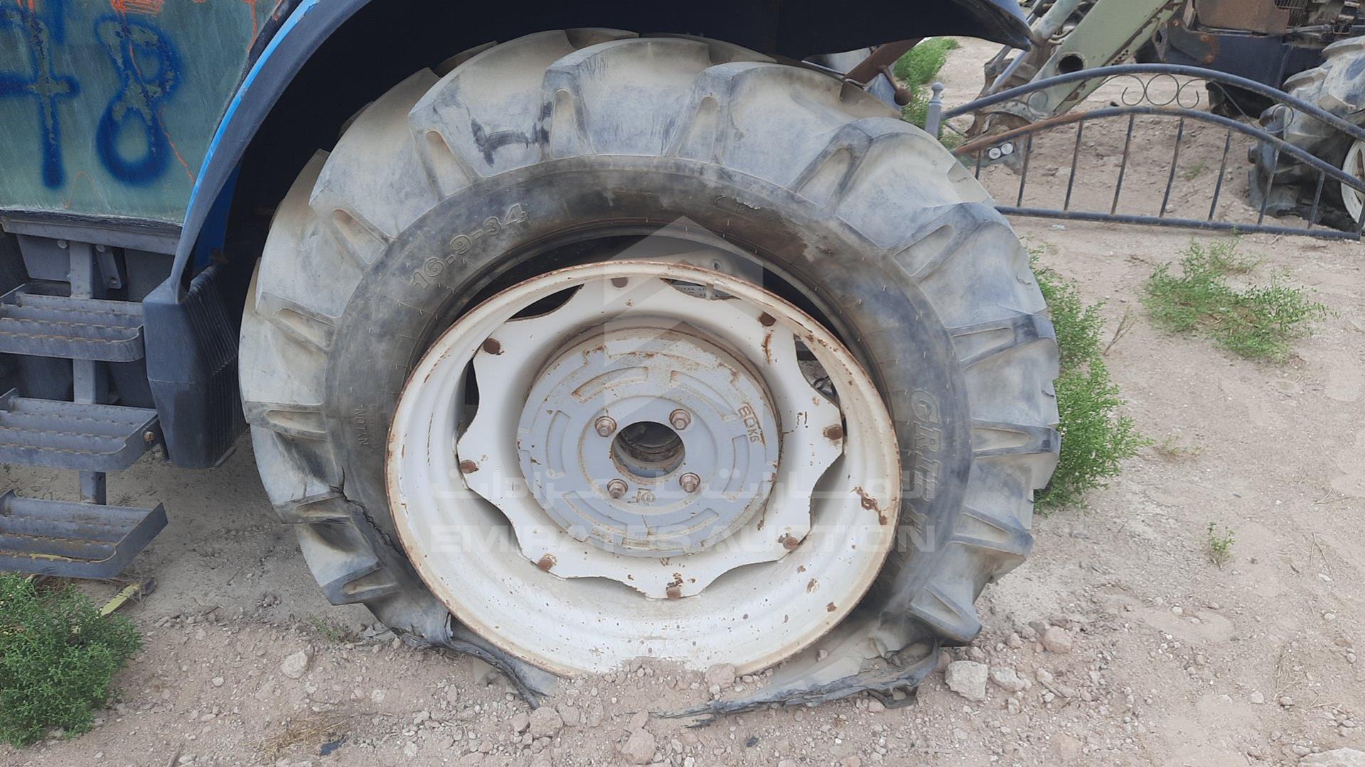 2002 TRACTOR --- VIN: MFDLM46029