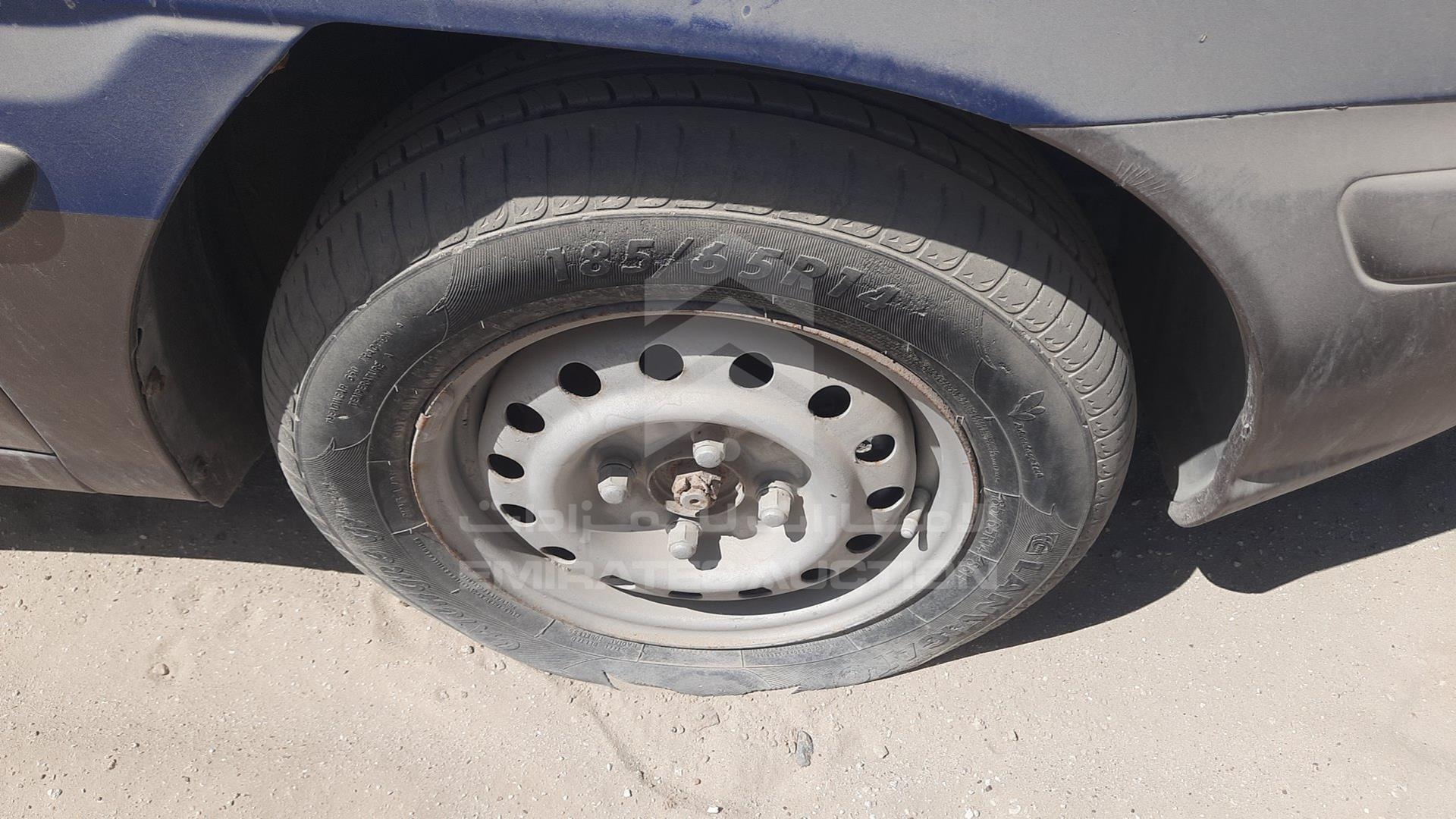 2005 HYUNDAI MATRIX VIN: KMHPM81D55U215226
