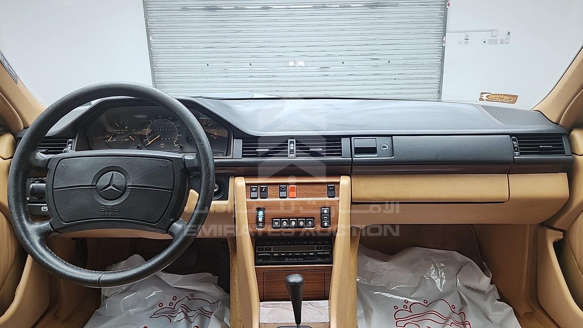 1991 MERCEDES E 300 VIN: WDBEA30D2MB373024