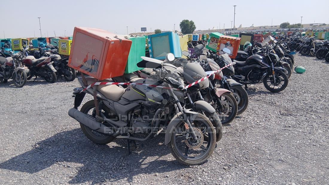 5 Motorbikes — Front Right Angle — Photo 10