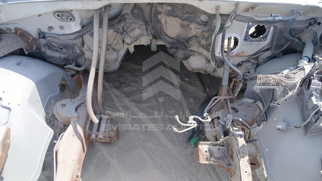 2005 GMC Sierra — Engine Bay — Photo 22