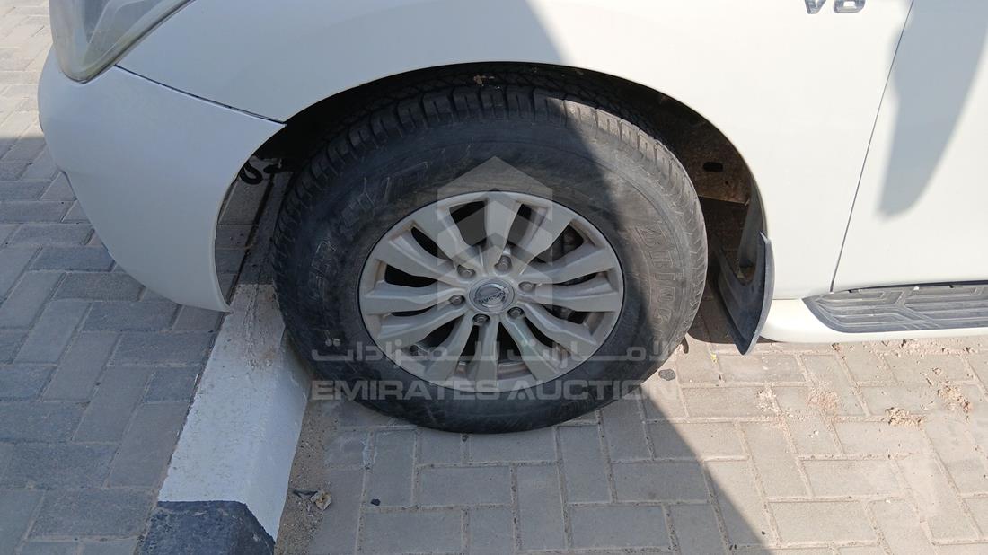 نيسان باترول 2019 — الإطار الأمامي الأيسر — صورة 34